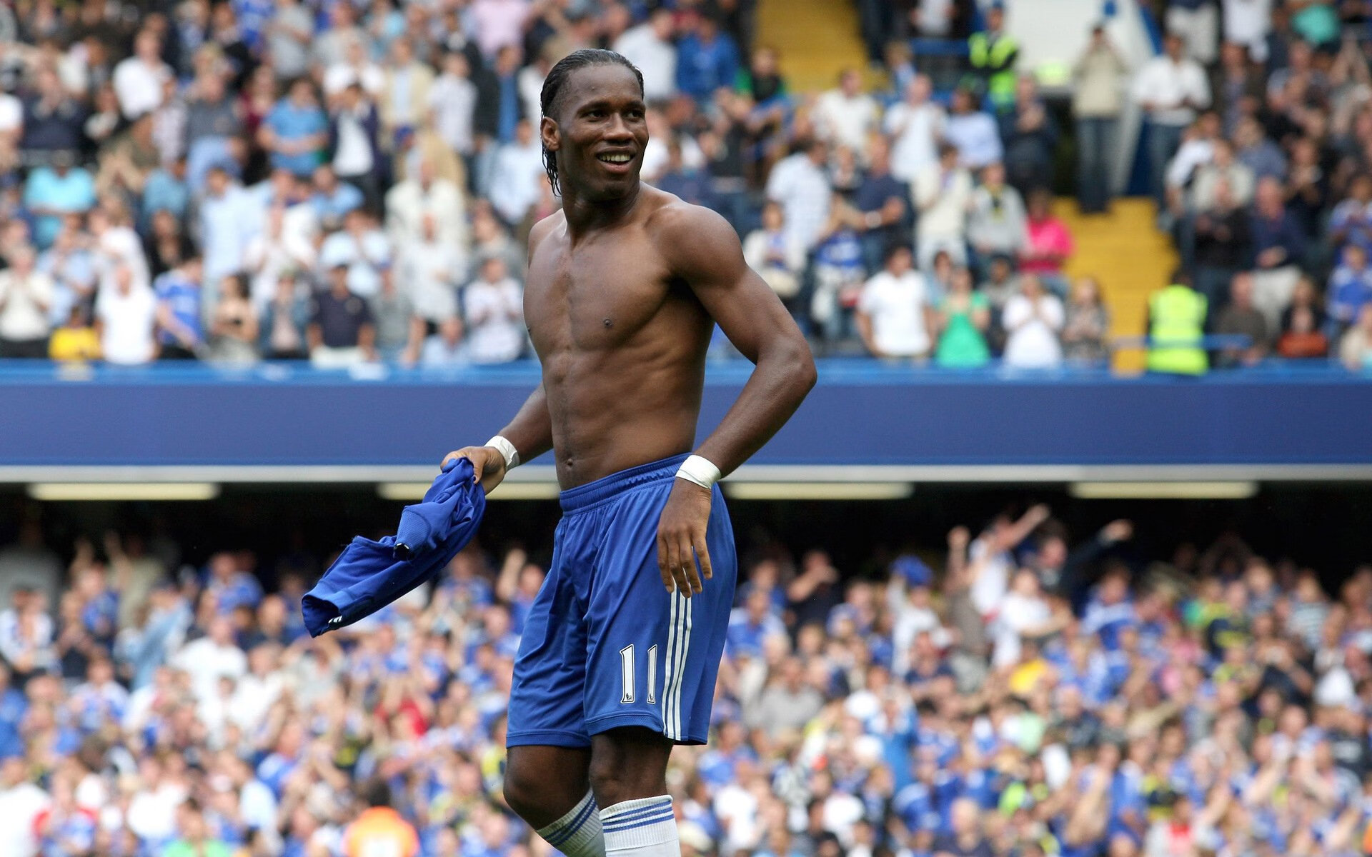 前热刺铁卫全面开花:职业生涯转型为文艺全能者,前热刺球员