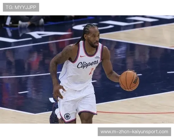 伦纳德低位背身接球一锤定音，快船掌握主动